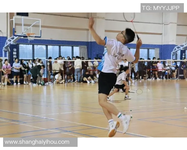 羽毛球盛宴:深入解析上海羽毛球队的技术与训练秘诀